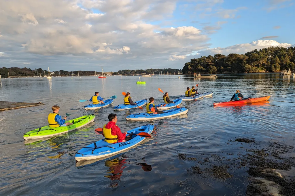 School outing kayaking from Vannes to Baden in the Gulf of Morbihan.
