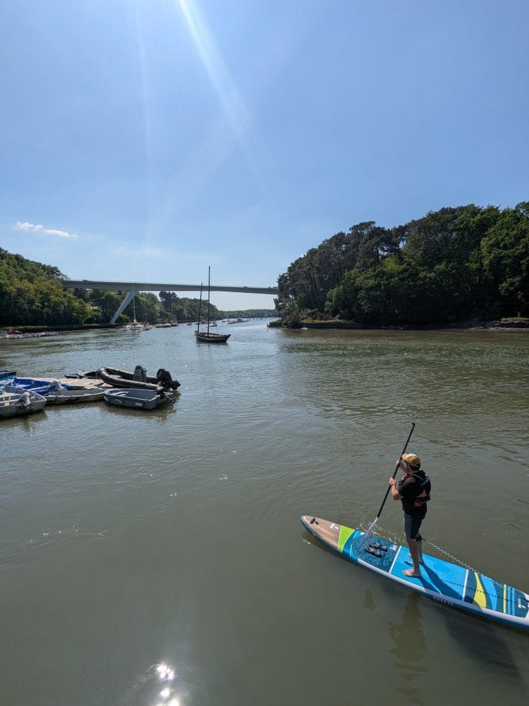 Stand-up paddle dans le port du Bono.