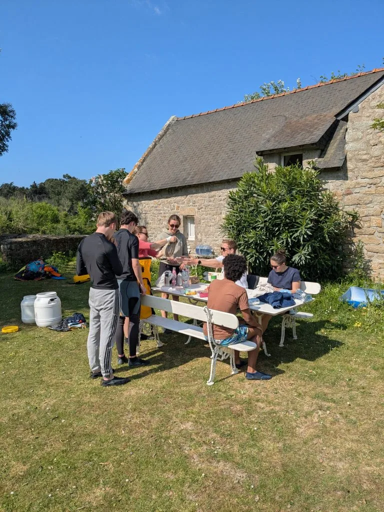 Pique-nique au village de l'ile Ilur.
